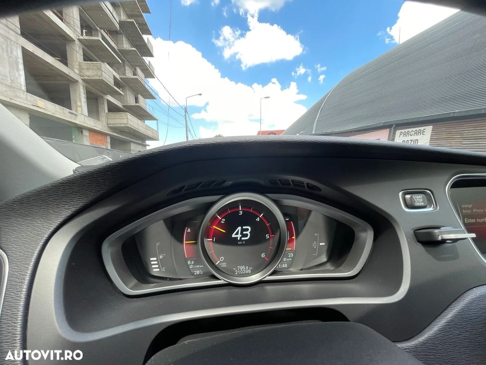 Volvo V40 D4 Momentum - 10