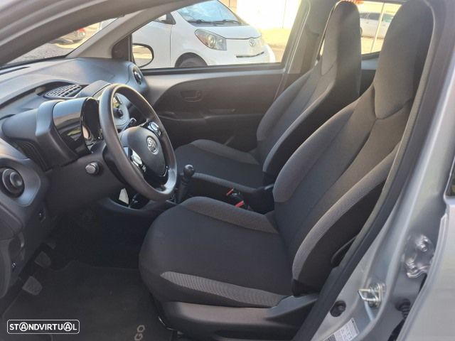 Toyota Aygo 1.0 X-Play - 20