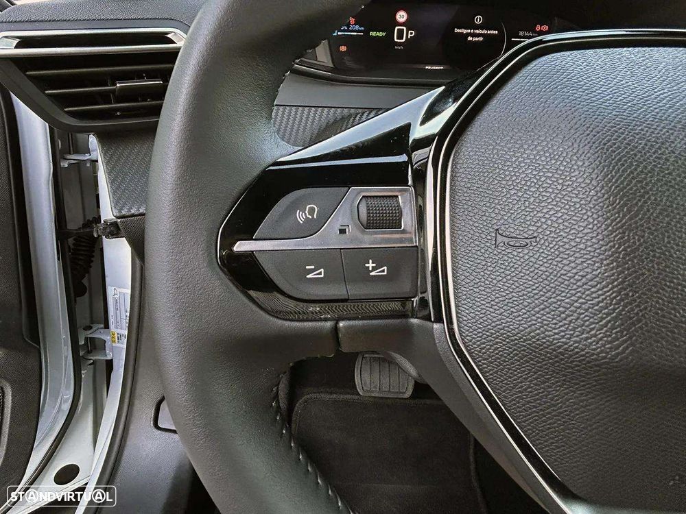 Peugeot e-2008 50 kWh Allure Pack - 32