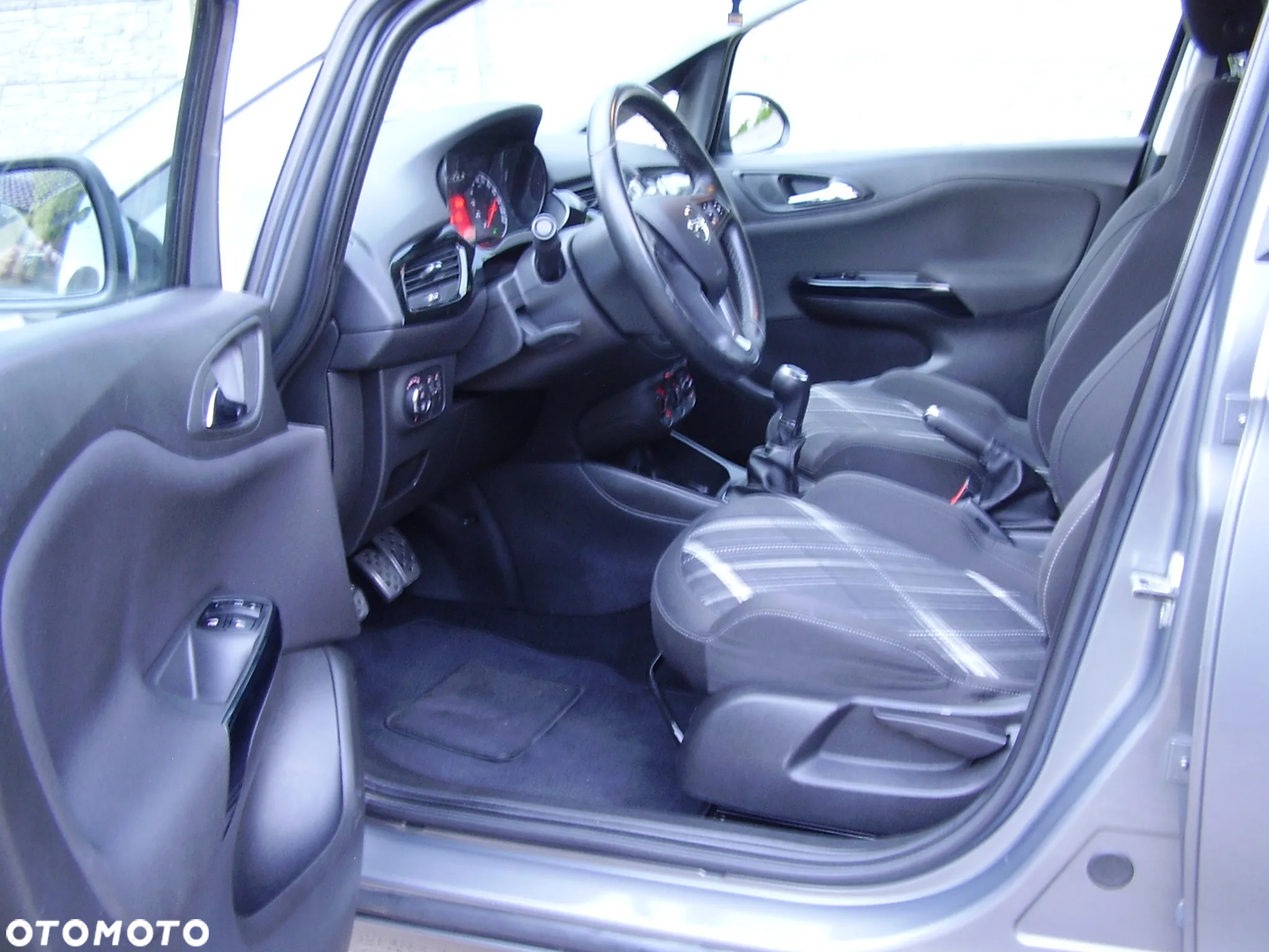 Opel Corsa 1.4 T Cosmo S&S - 28