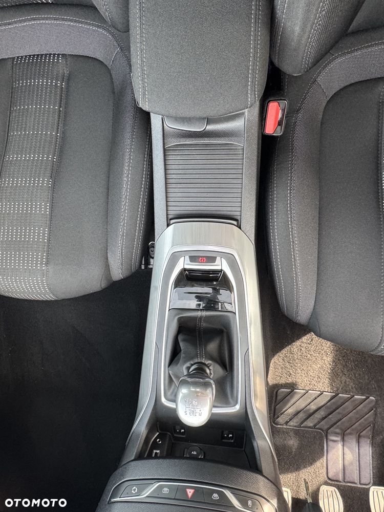 Peugeot 308 - 21