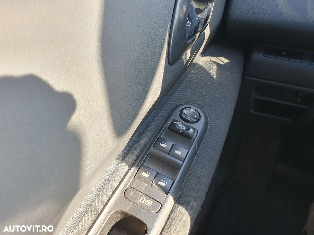 Peugeot 3008 e-HDi FAP 110 EGS6 Stop&Start Active - 34
