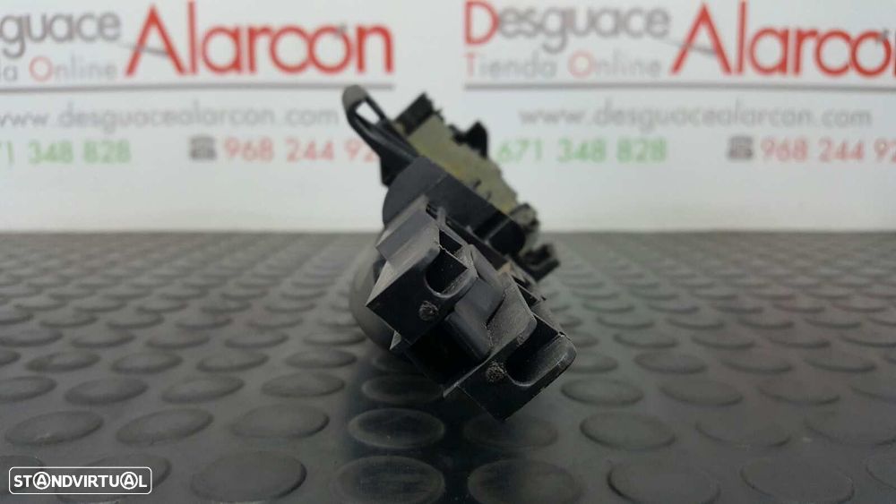 PUXADOR EXTERIOR FRENTE DIREITO BMW SERIE 1 BERLINA (E81/E87) 118D - 2