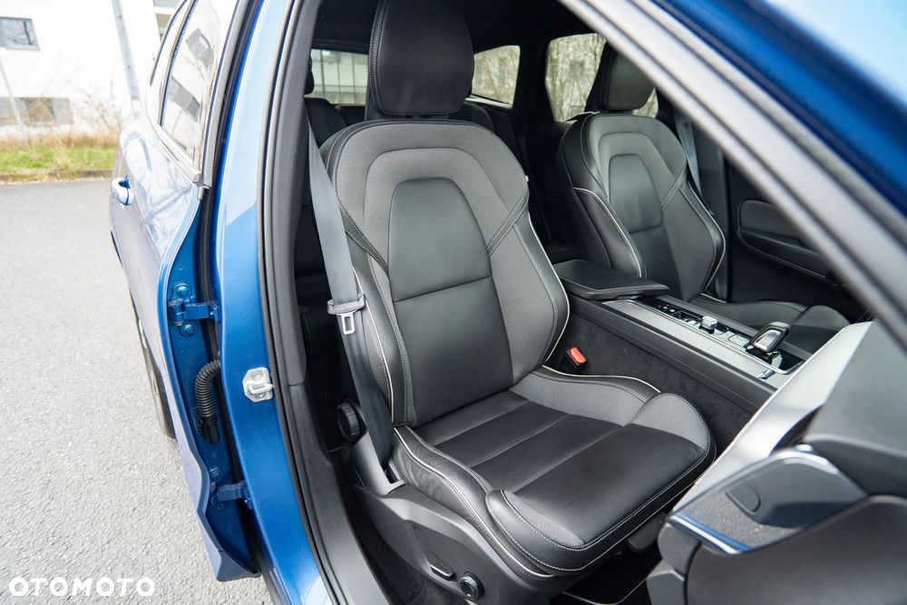 Volvo XC 60 D4 AWD R-Design - 16