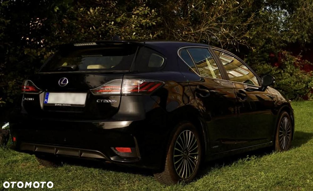 Lexus CT - 12