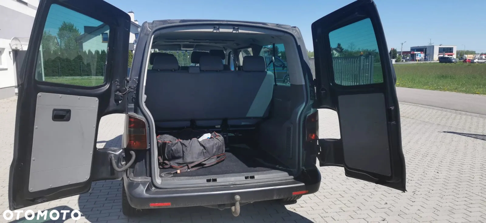 Volkswagen Caravelle - 10
