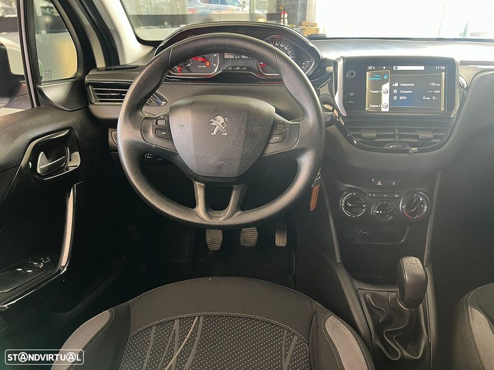 Peugeot 208 - 10