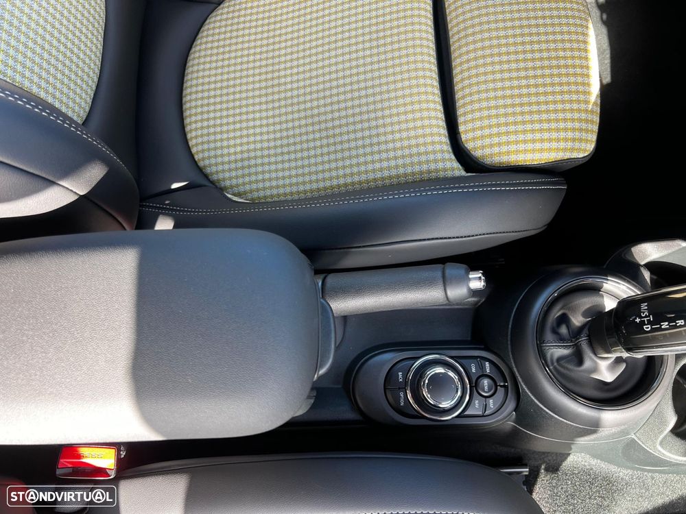 MINI 3 Portas Cooper Premium Classic Auto - 13