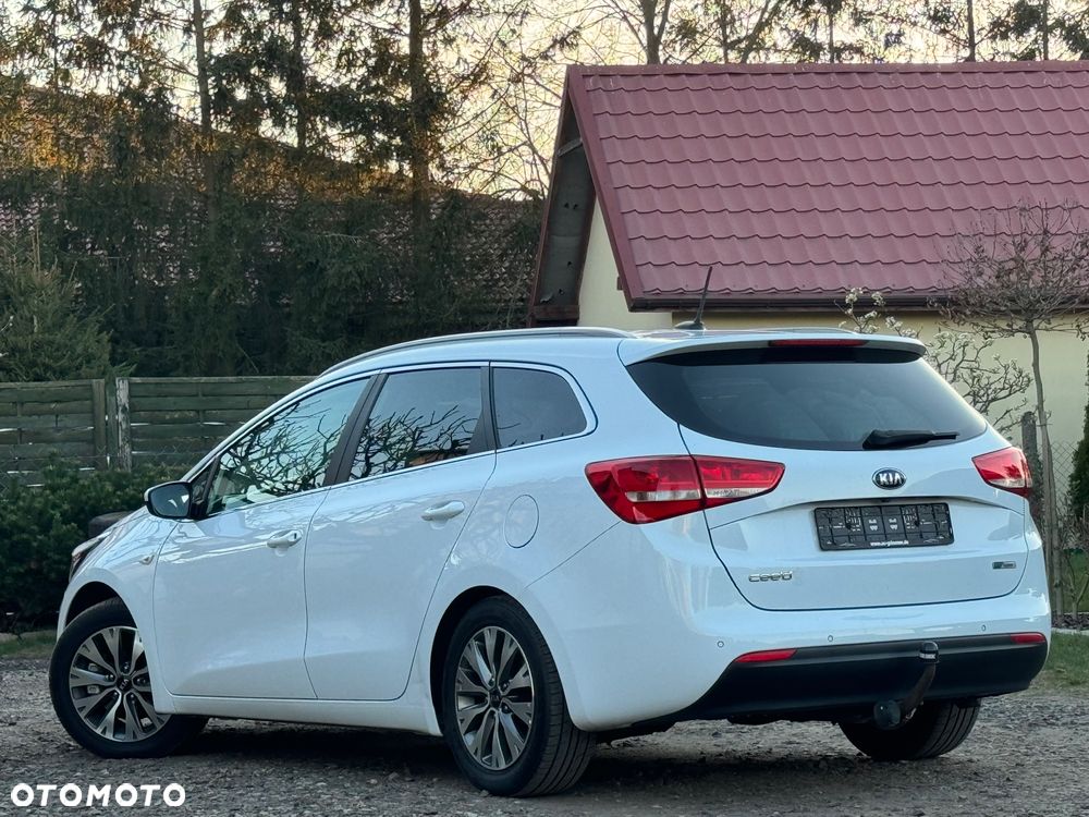 Kia Ceed 1.6 CRDi 136 ISG Platinum Edition - 8