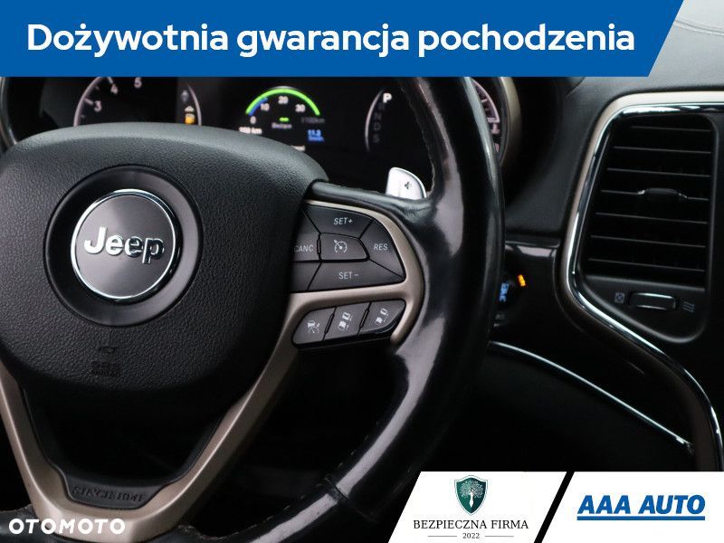 Jeep Grand Cherokee - 22