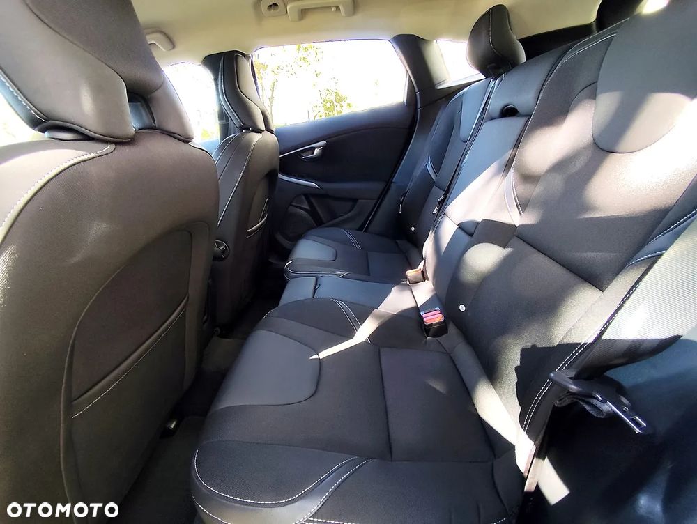 Volvo V40 D3 Drive-E Momentum - 8