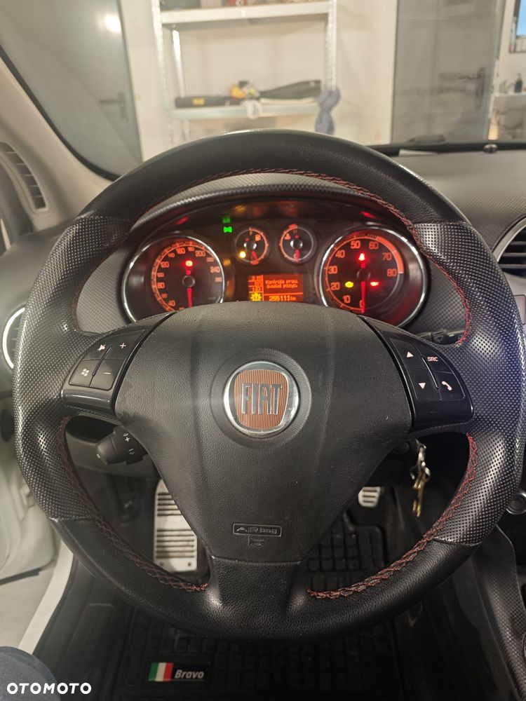 Fiat Bravo 1.4 T-JET 16V Sport Plus - 26