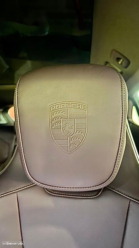 Porsche Taycan Cross Turismo 4 - 34