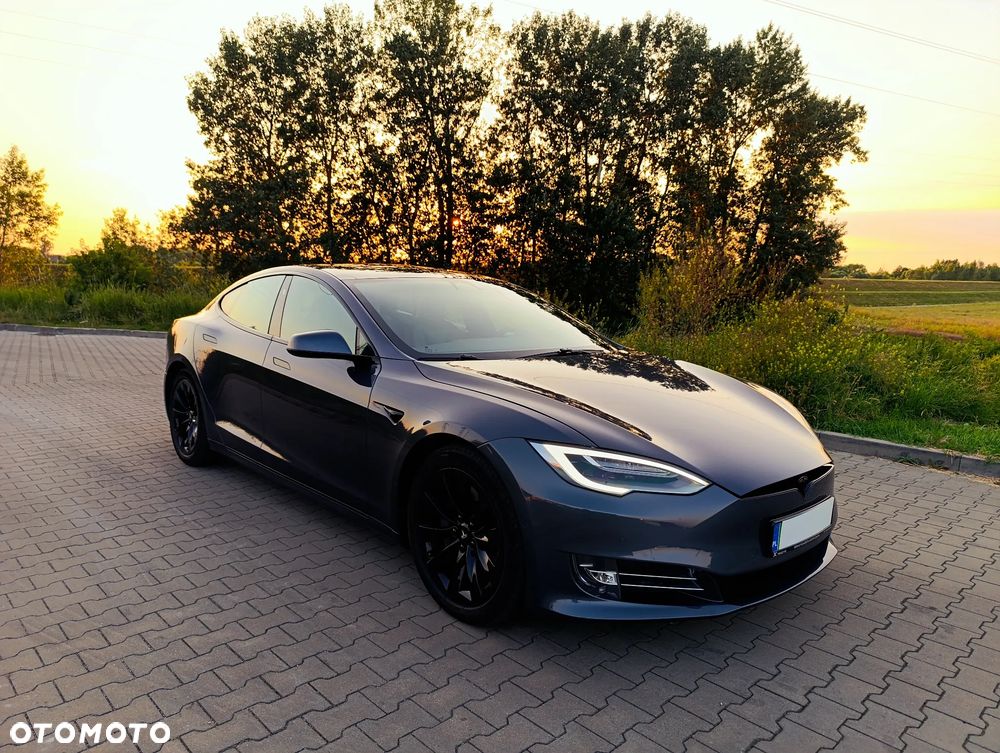 Tesla Model S - 30