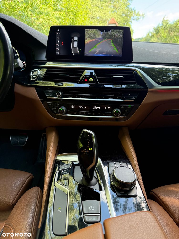 BMW Seria 5 520d xDrive mHEV M Sport sport - 19