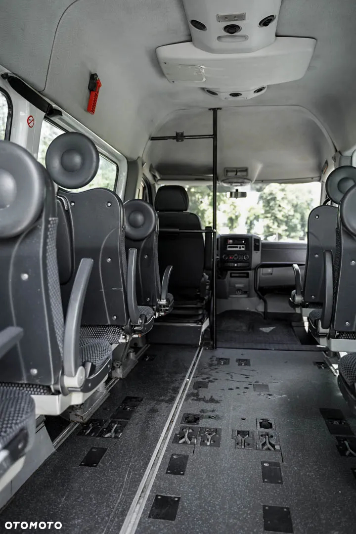 Mercedes-Benz Sprinter - 19