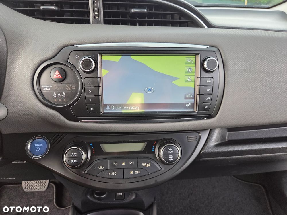 Toyota Yaris Hybrid 100 Dynamic EU6 - 16