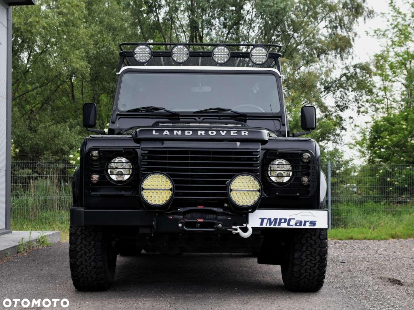 Land Rover Defender - 14