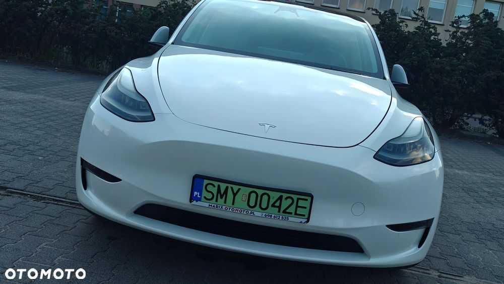 Tesla Model Y Long Range Dual Motor AWD - 2