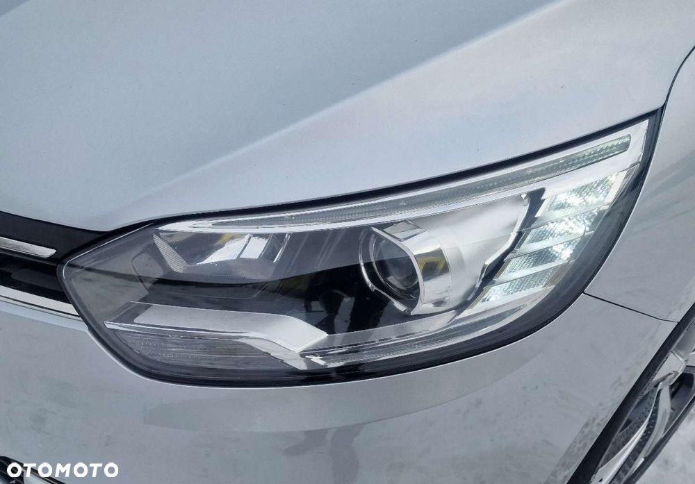 Renault Grand Scenic - 32