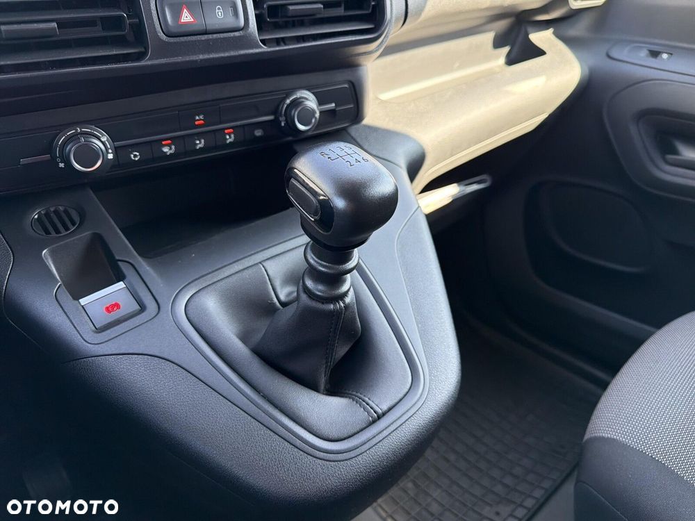 Peugeot partner 1.5 BlueHDi 100 PREMIUM Standard 650 4d - 16