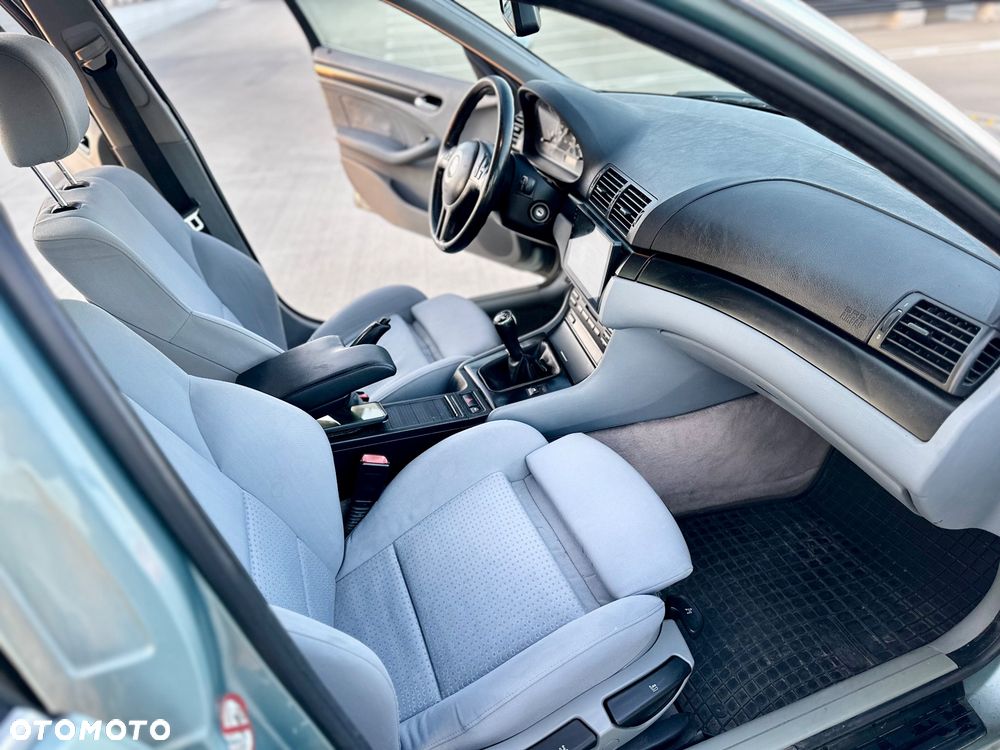 BMW Seria 3 320d Edition Sport - 11