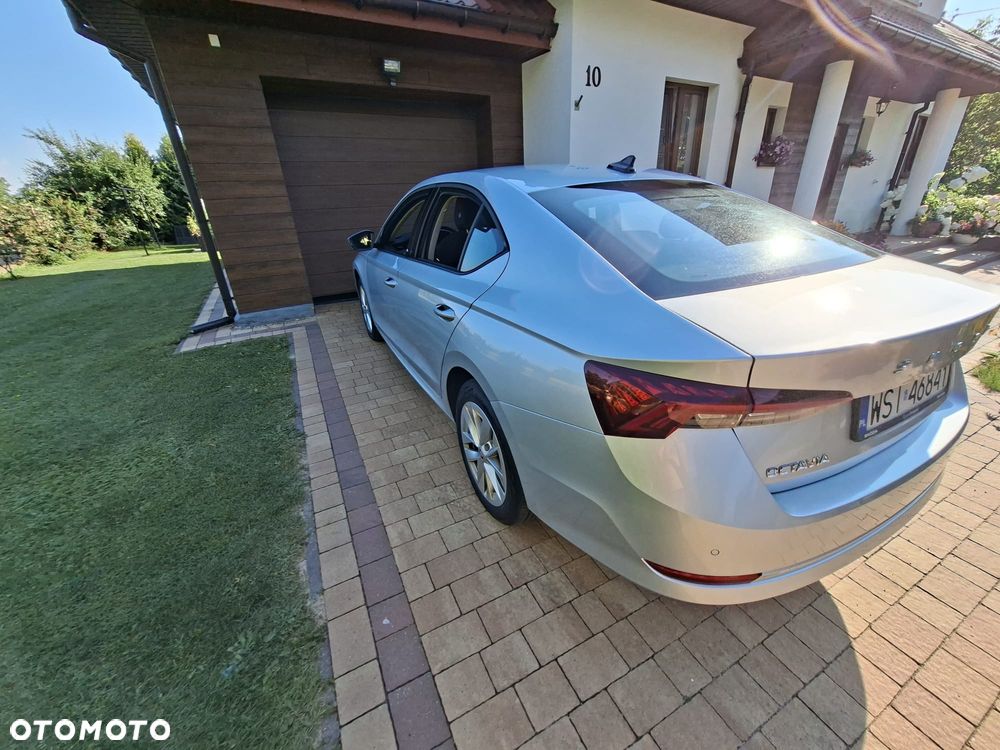 Skoda Octavia 2023 photo 2