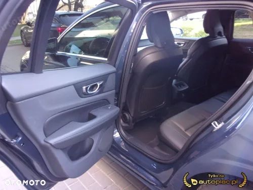 Volvo V60 T6 AWD Momentum Pro - 29