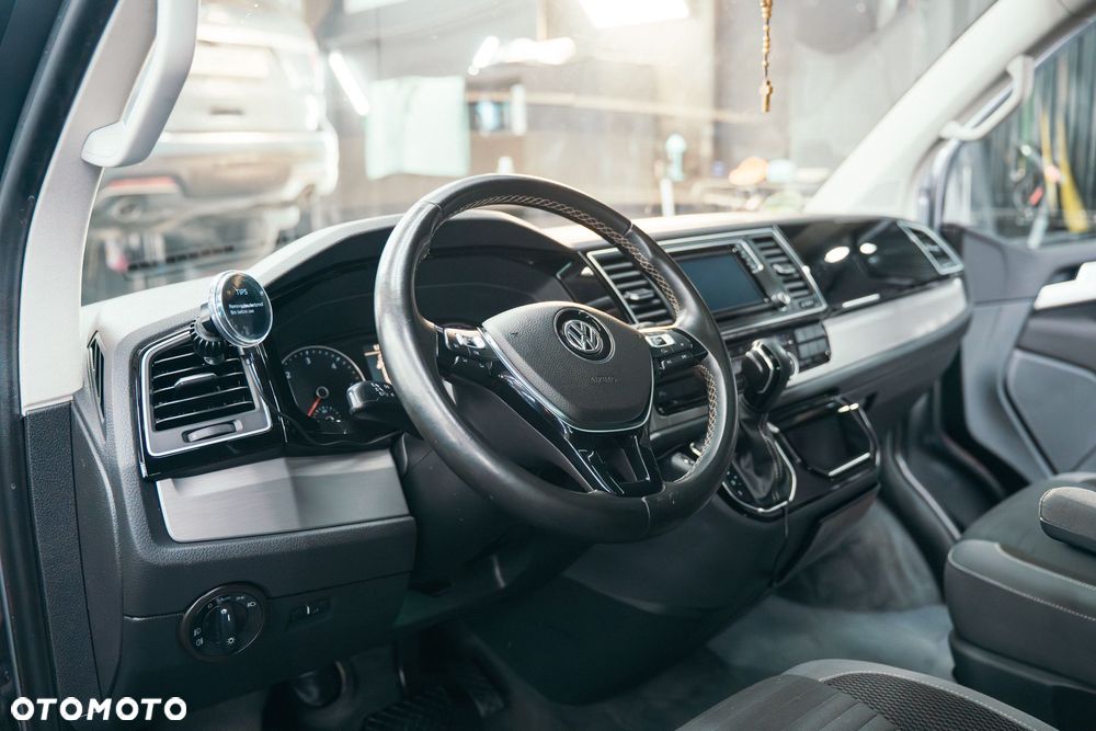 Volkswagen Multivan - 11