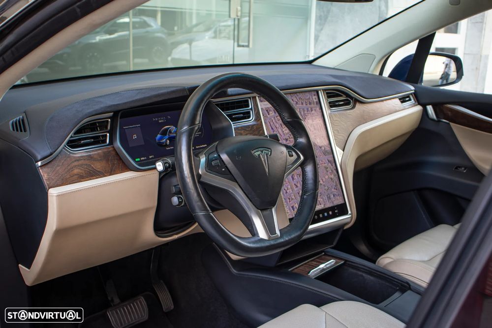 Tesla Model X 90D - 7