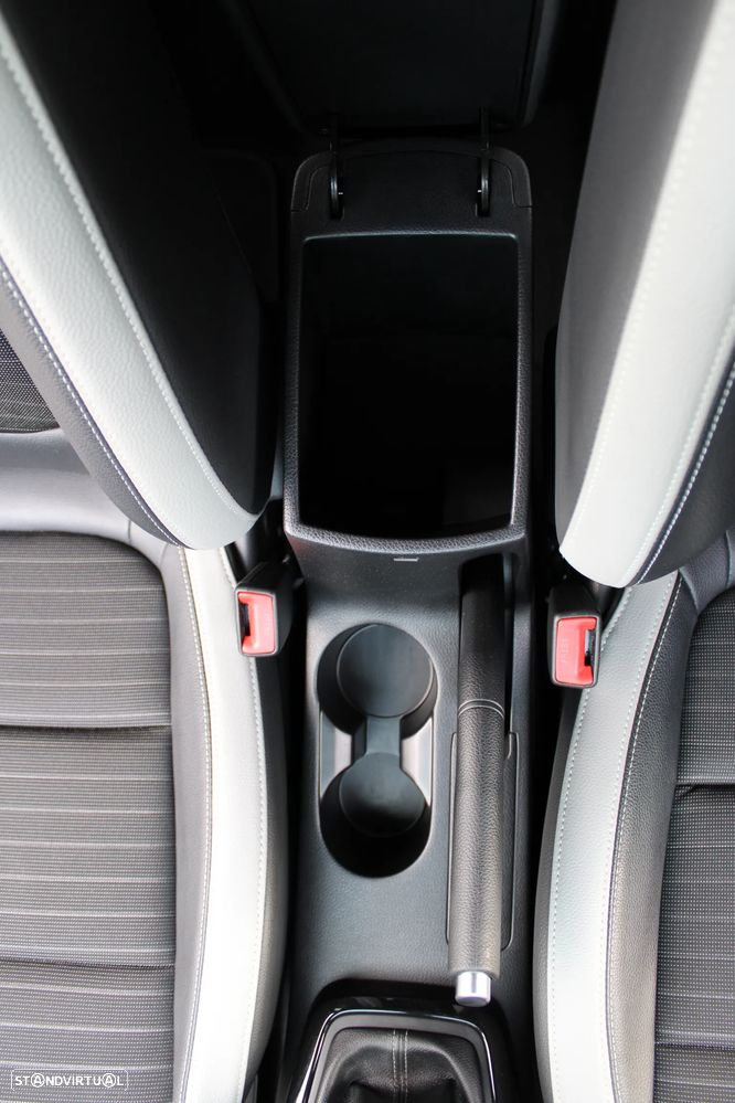 Kia Stonic 1.6 CRDi Easy - 34