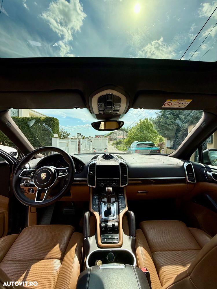 Porsche Cayenne - 19