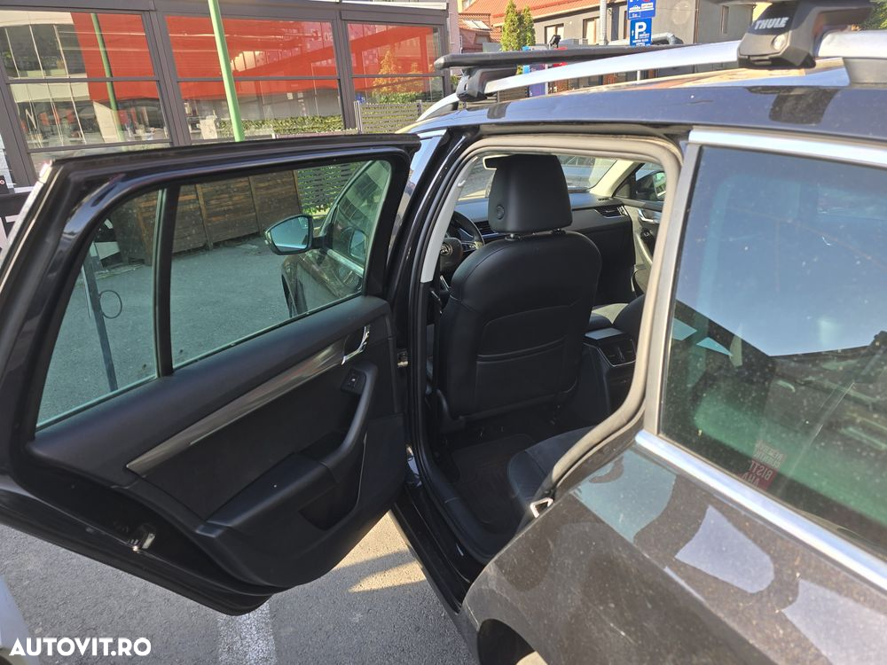 Skoda Octavia 2.0 TDI RS DSG - 2