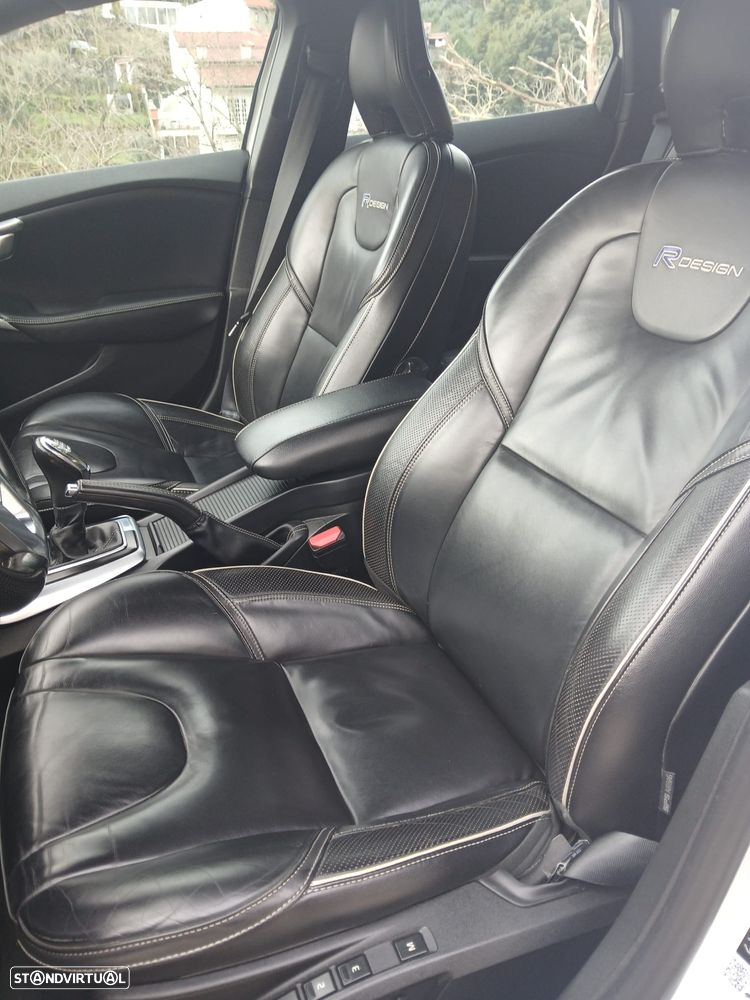 Volvo V40 D2 R Design - 6