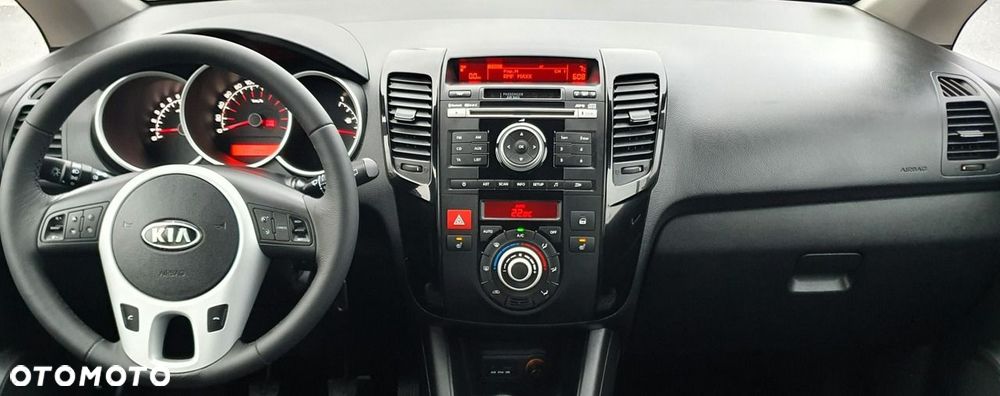 Kia Venga - 8