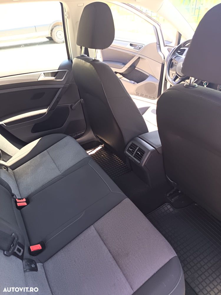 Volkswagen Golf - 4