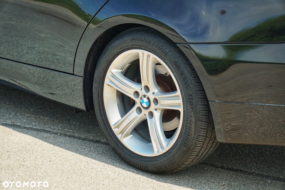 BMW Seria 3 325i - 5