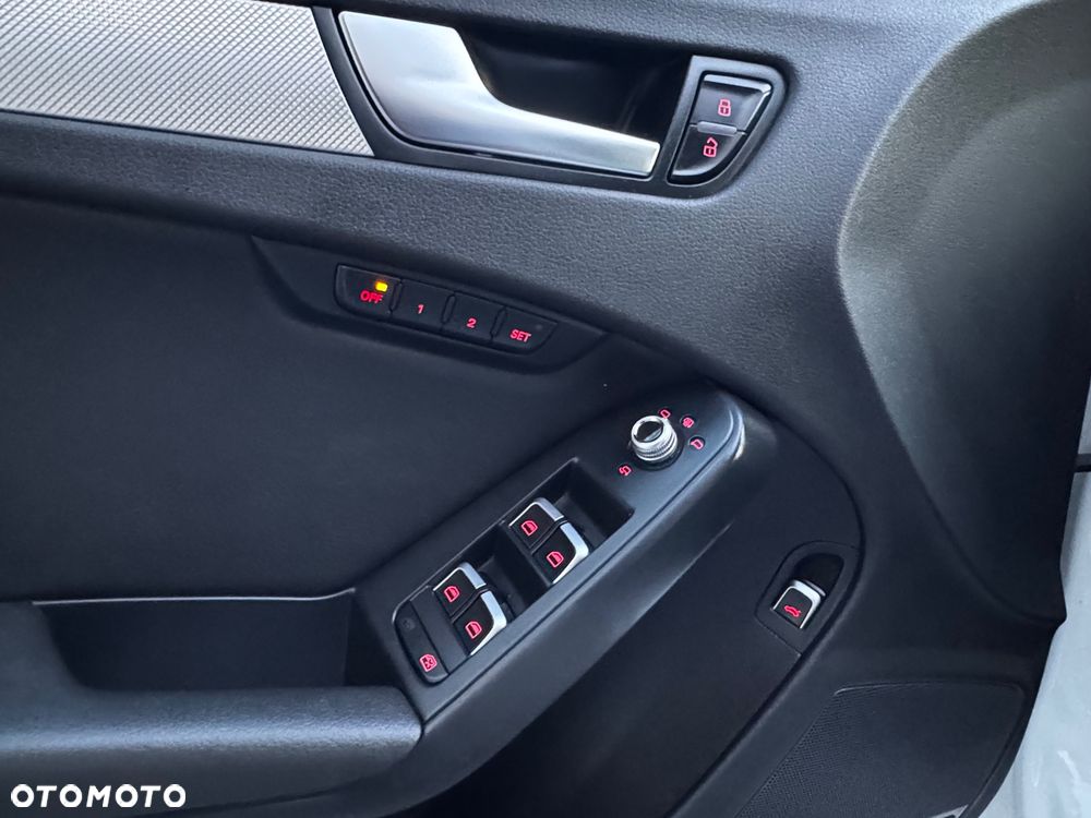 Audi A4 Avant 2.0 TDI DPF clean diesel multitronic Ambiente - 39