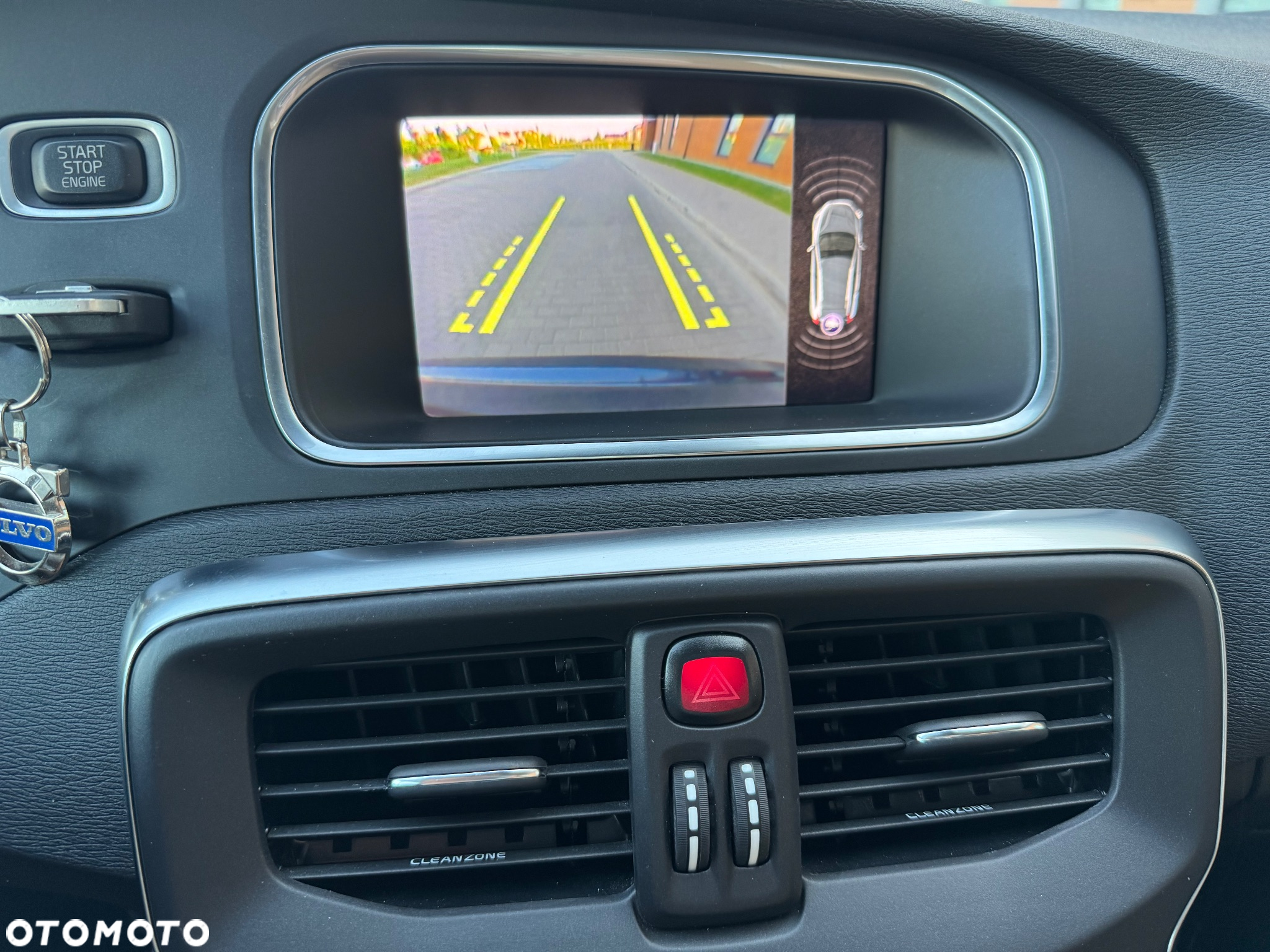 Volvo V40 Cross Country T3 Geartronic Momentum - 27