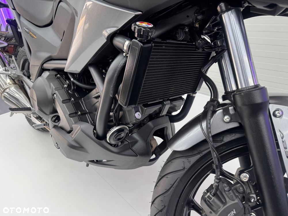 Honda NC - 12