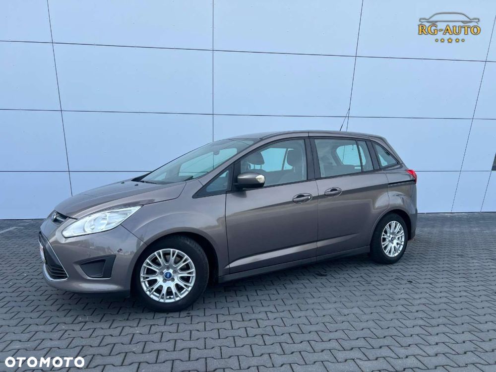 Ford Grand C-MAX - 11