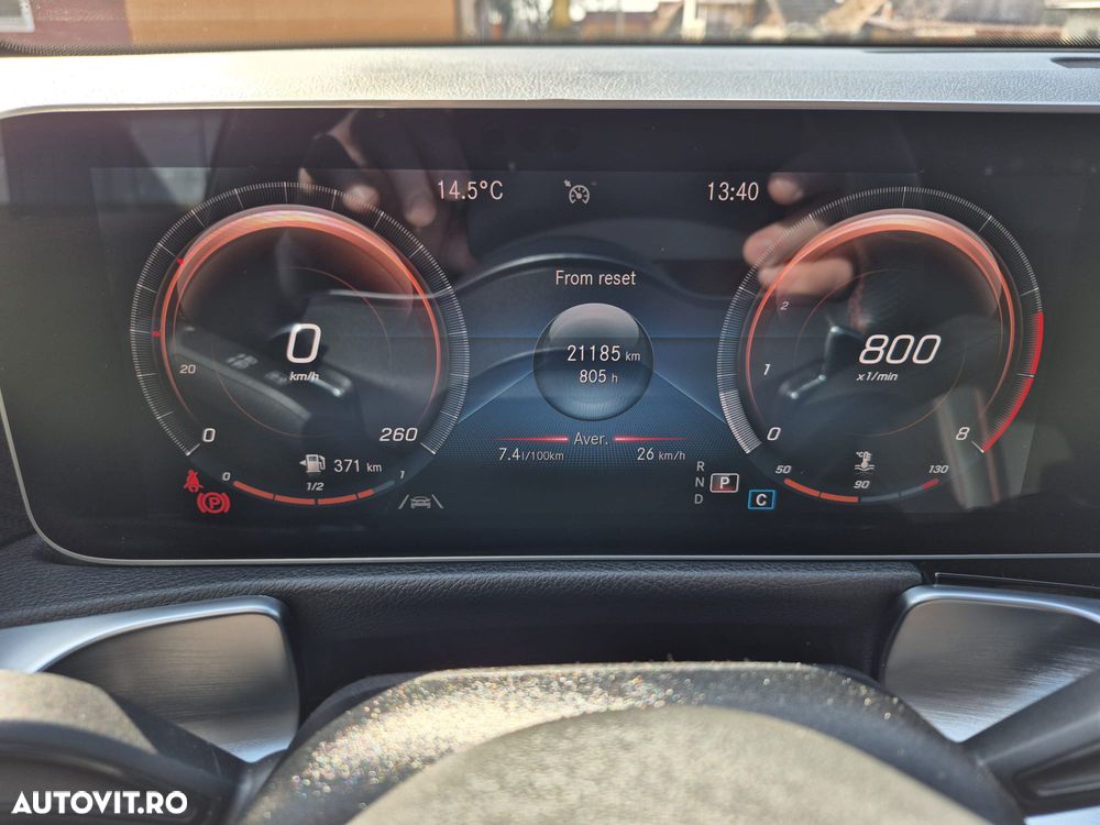 Mercedes-Benz GLB - 12