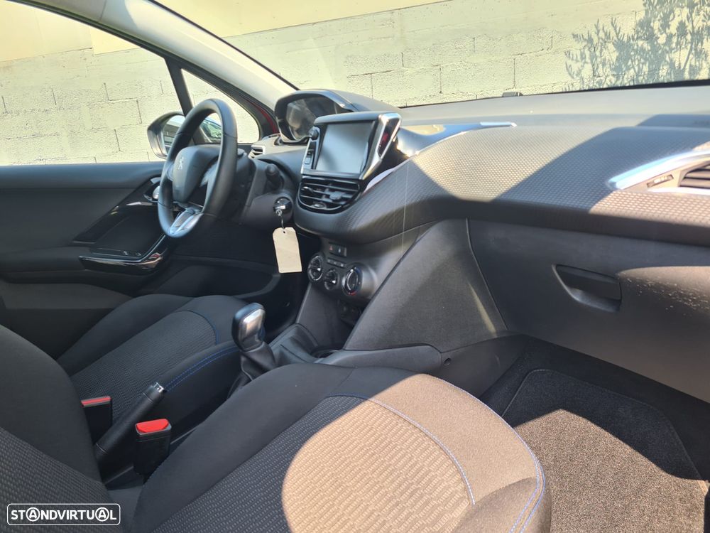 Peugeot 208 1.2 VTi SE Style - 7