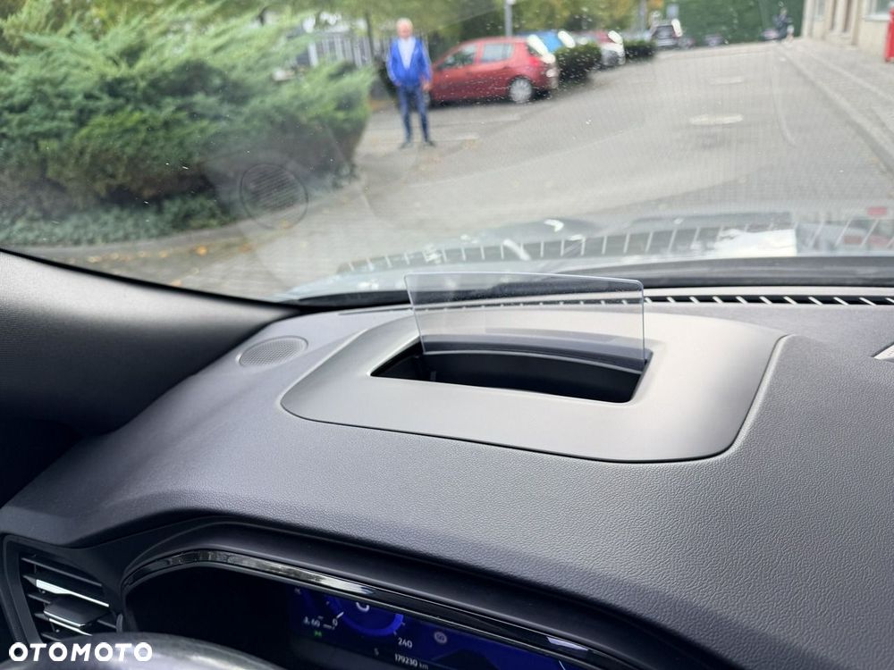 Ford Kuga - 31