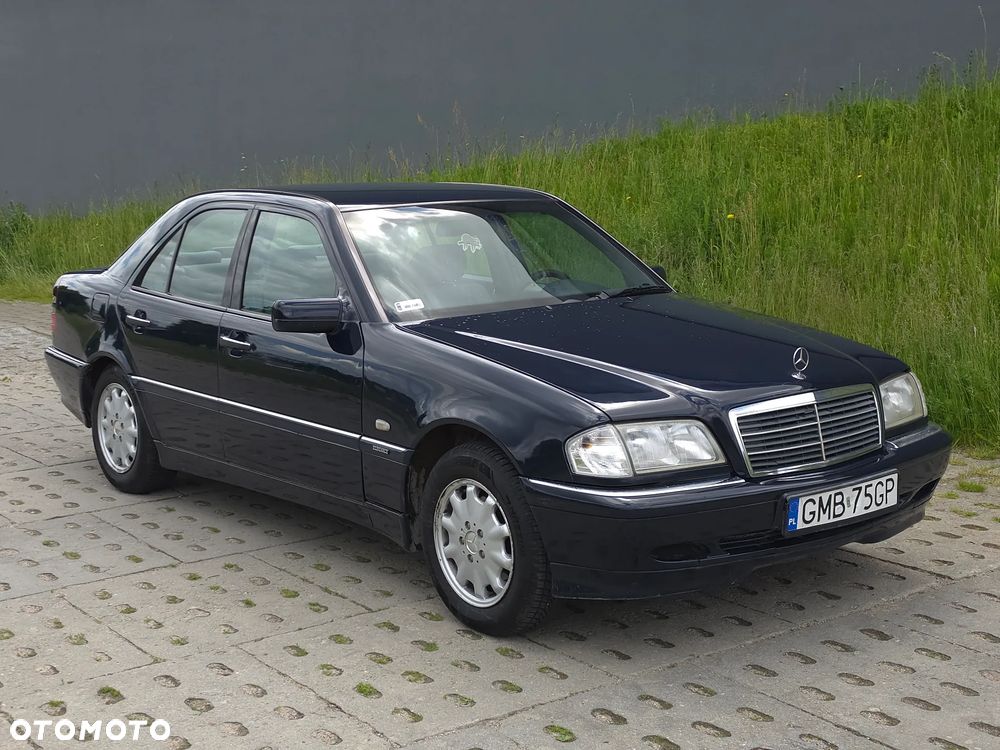 Mercedes-Benz Klasa C 220 D Elegance - 4