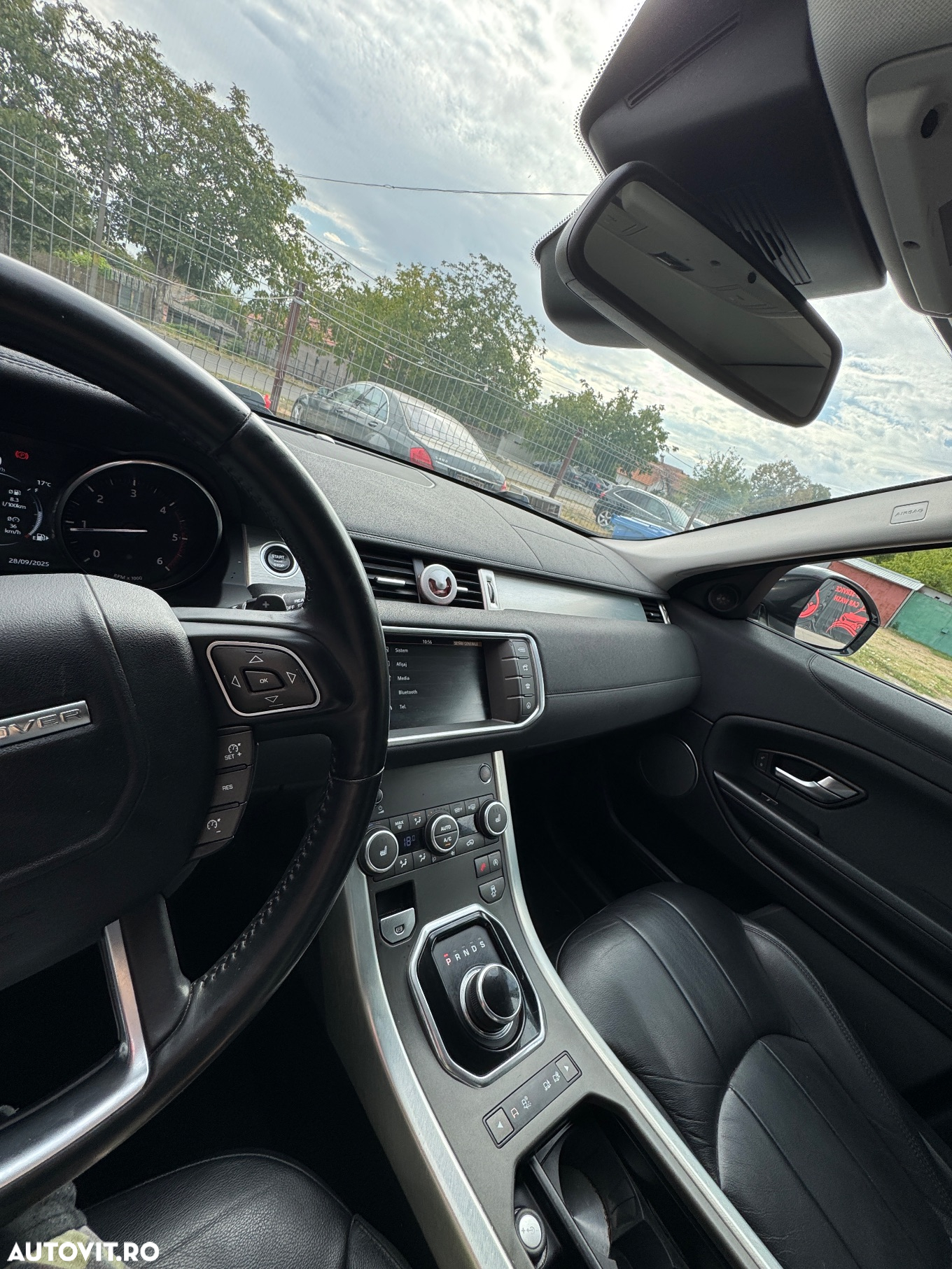 Land Rover Range Rover Evoque - 11