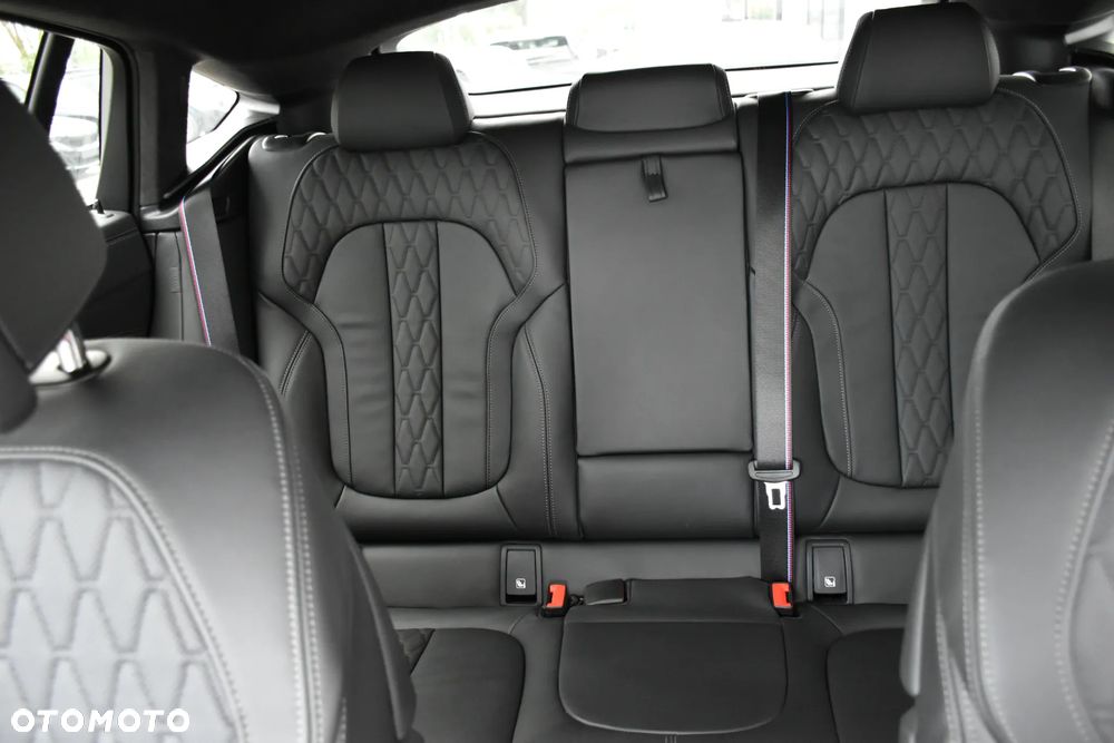 BMW X6 M60i mHEV sport - 26