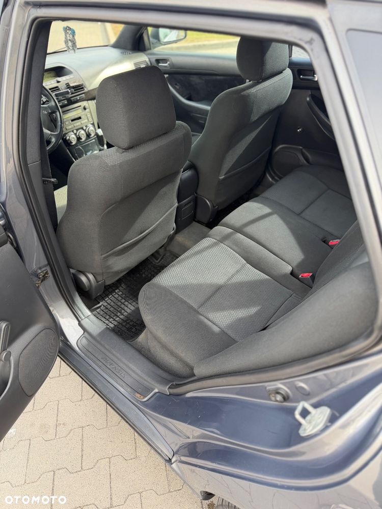 Toyota Avensis 1.6 VVT-i Terra - 9
