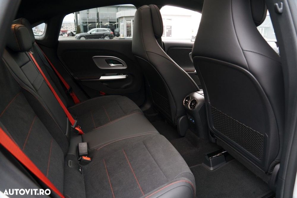 Mercedes-Benz CLA 220 4Matic - 14