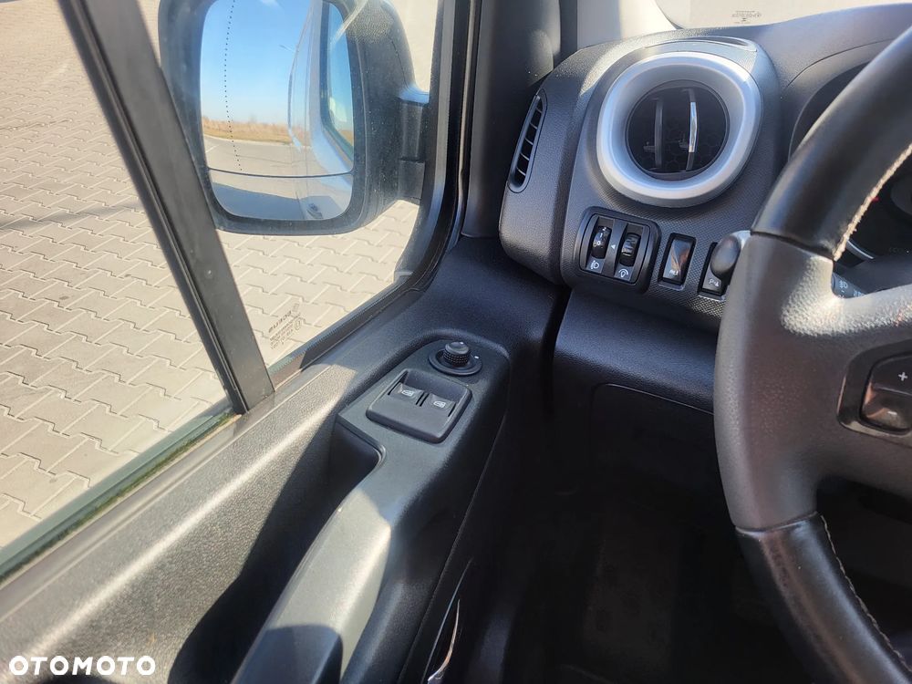 Opel Vivaro - 28